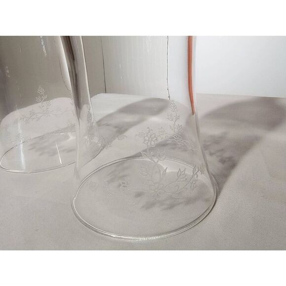 Set of two vintage glass etched tea light inserts - Picture 3 of 5